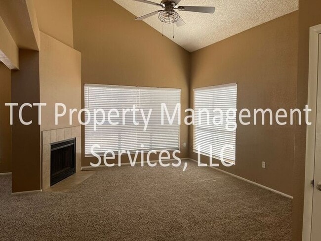 Building Photo - Spacious 3 Bedroom on Cul-de-Sac!