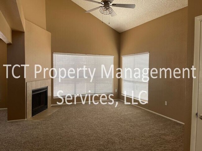 Foto del edificio - Spacious 3 Bedroom on Cul-de-Sac!