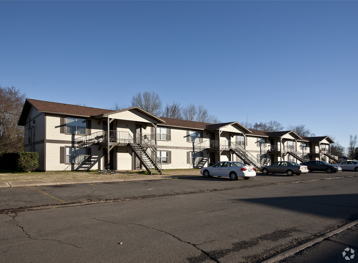 Primary Photo - Benton Place Apartments