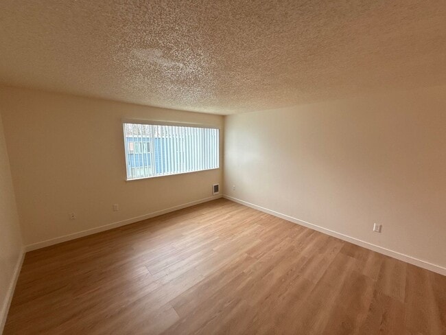 Foto del edificio - 271 Senate St NW