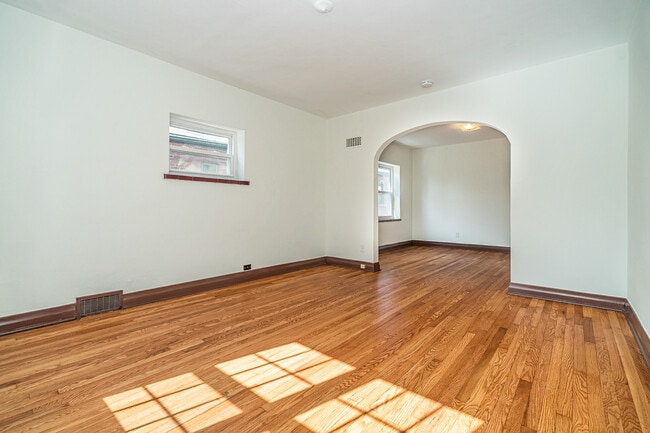 Foto del edificio - 6525 Devonshire Ave