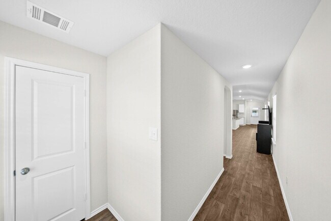Foto del edificio - 3 Bedroom Rental in Convenient West San An...