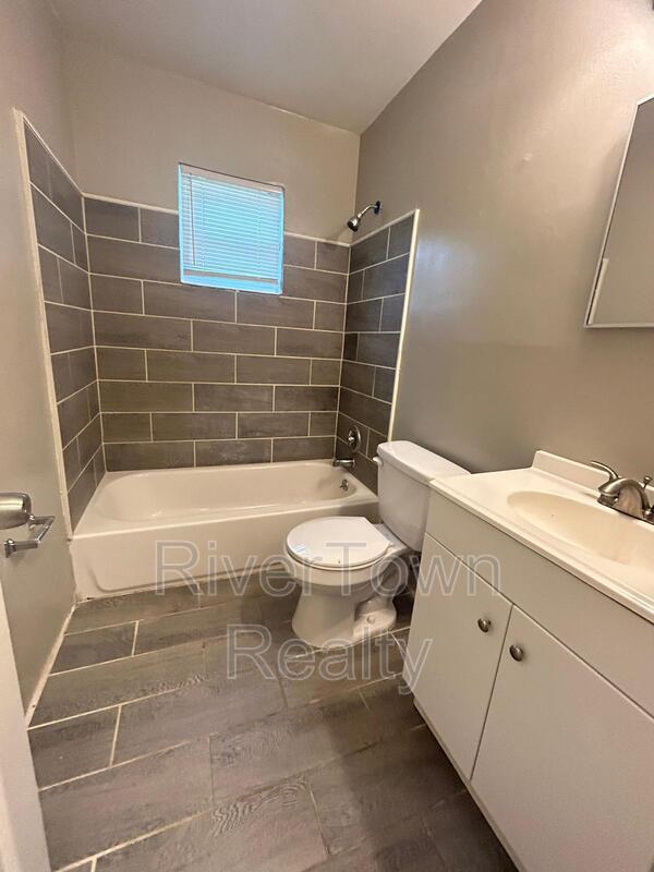 Building Photo - 3020 Sinclair St