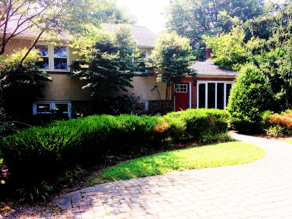 Primary Photo - 4201 Concord Rd