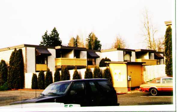Ken-mar Apartaments - Emerald Villa Apartments