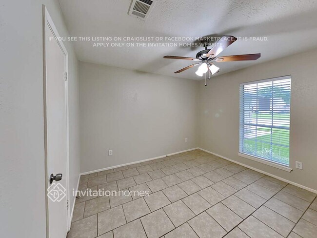 Building Photo - 16511 Forest Bend Ave