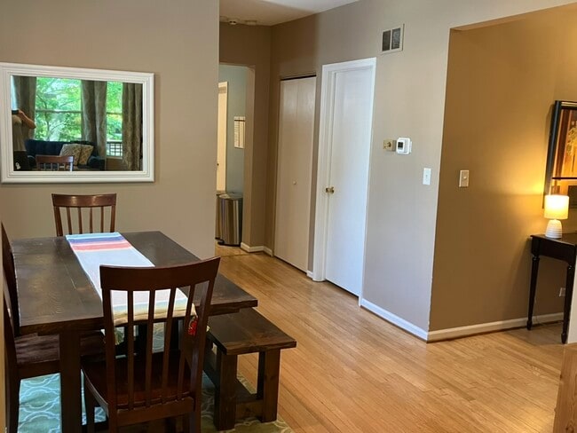 Building Photo - 4343 N Bell Ave