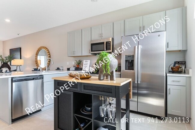 Foto del edificio - 16610 San Nicola Pl