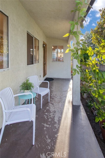 Building Photo - 246 E Cypress Ave