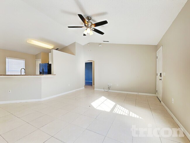 Building Photo - 1194 Algoma St