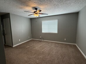 Building Photo - 306 Flora Vista Dr