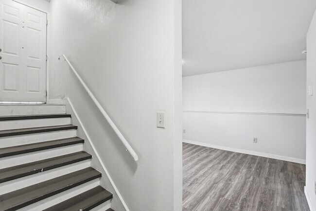 Foto del edificio - 2024 E Pacific Ave