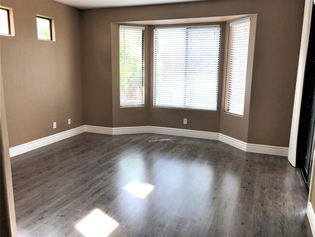 Building Photo - APPLY NOW - 1225 Sarafina Dr