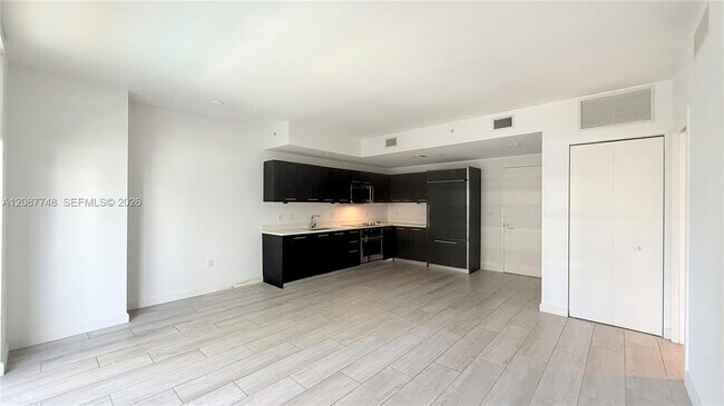 Foto del edificio - 55 SW 9th St