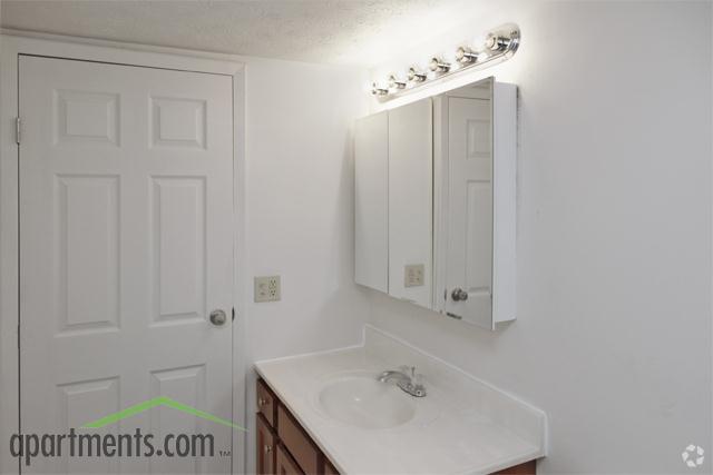 Baño - Kings View Apartments