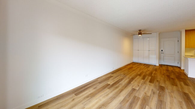 Interior Photo - Eight 80 Newport Beach
