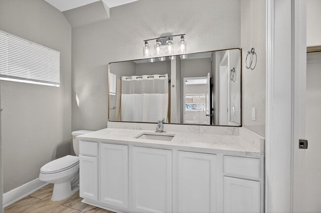 Foto del edificio - 10784 W 63rd Pl