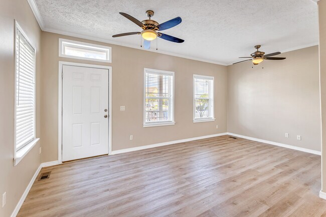 Foto del edificio - 2400 Felicity St