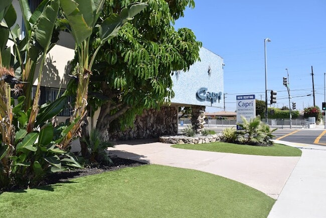 Building Photo - Gardena Capri