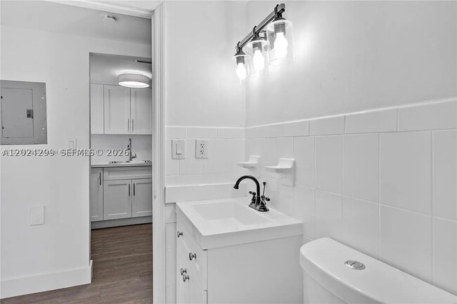 Building Photo - 1351 SW 4th St