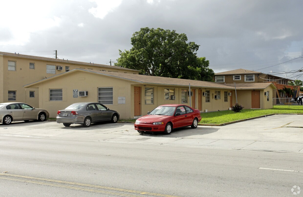 1420 - 1432 W 29th St - 1420-1432 W 29th St