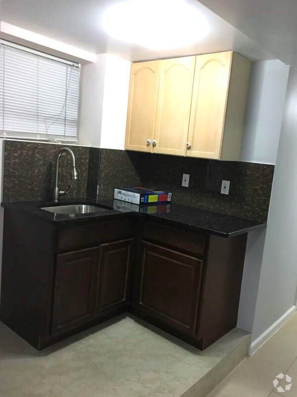 Apartments under 1,700 in Middle Village NY 4 Rentals