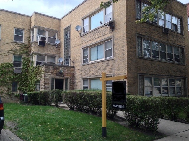 Primary Photo - 6332-6336 N Mozart St