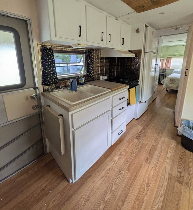 Building Photo - 28513 S Palm Ct Dr