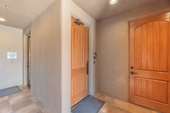 Foto del edificio - Beautiful 2-Bedroom Condo in Prime Scottsd...
