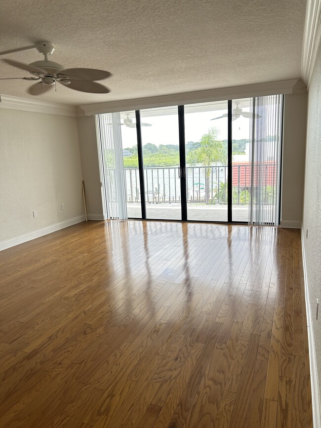 Family room - 19111 Vista Bay Dr