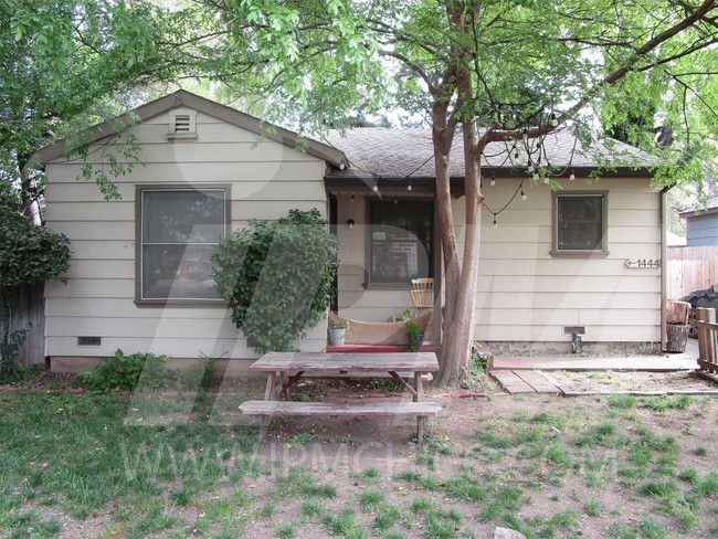 Building Photo - 1448 Warner St