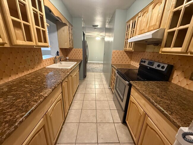 Foto del edificio - 6733 Fern Cir