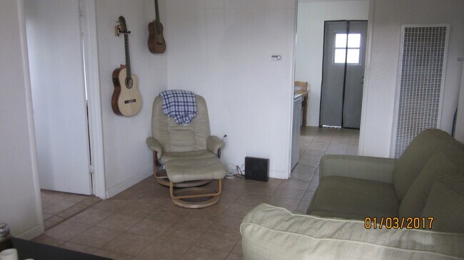 Foto del edificio - 3420-22 Luna Ave