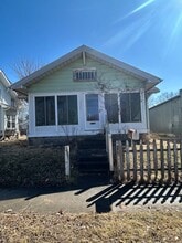 Building Photo - 1327 W Kilgore Ave