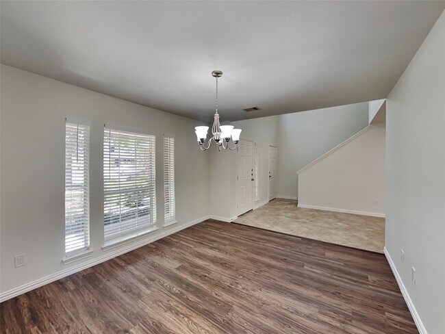 Foto del edificio - 26949 Carriage Manor Ln