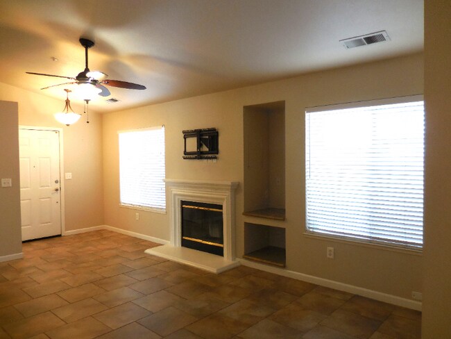 Building Photo - 368 Quail Dr