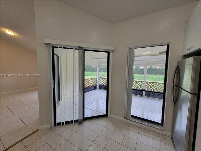 Foto del edificio - 9336 Ketay Cir