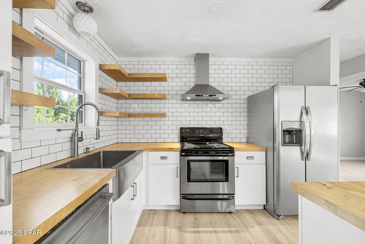 Foto principal - 1203 Iowa Ave