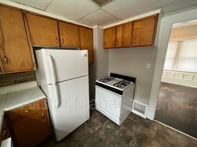 Building Photo - 284 Gordon Dr