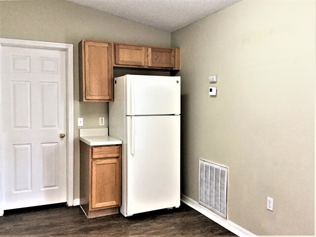 Foto del edificio - 2063 Corner Meadow Cir