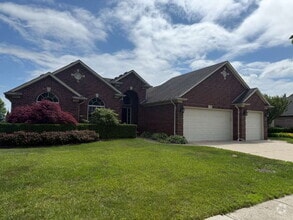 Building Photo - 21494 Pine Cone Dr