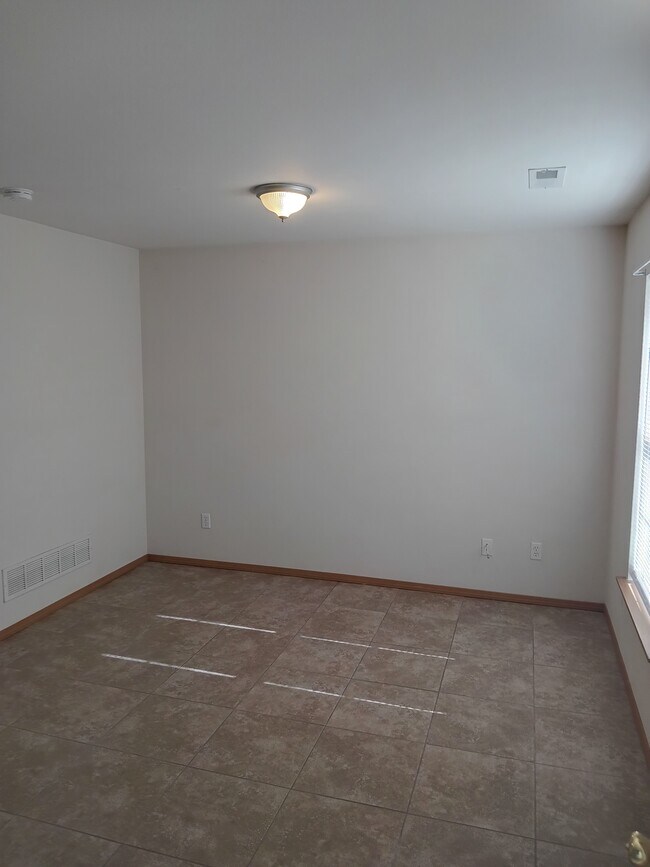 Living room - 508 N 5th St