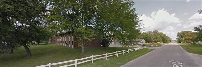 Building Photo - 1601 N Silver St