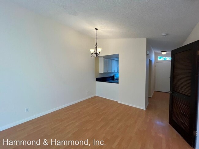 Building Photo - 2 br, 1.5 bath House - 6408 Katherine Rd.,...