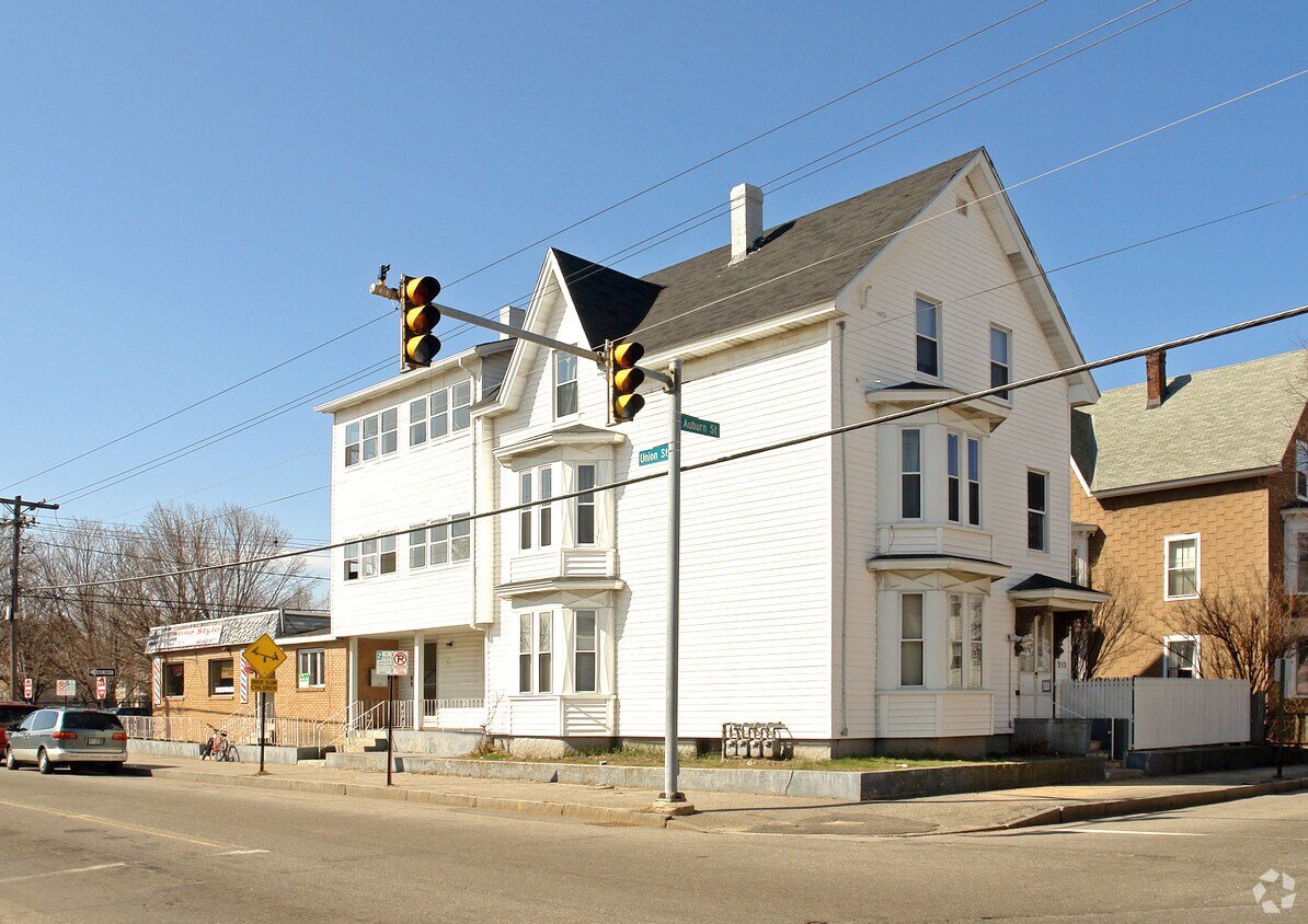 Building Photo - 213 Auburn St