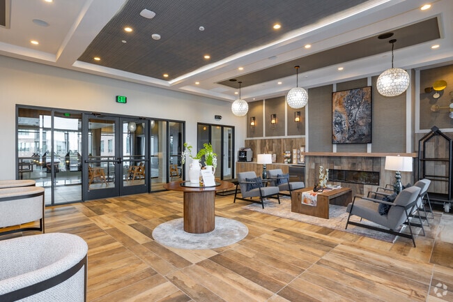 Lobby - Hensley at The District