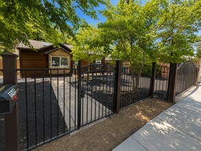 Building Photo - 2245 Ceanothus Ave