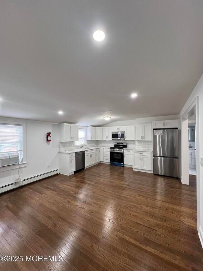 Building Photo - 52 Dunbar Ave
