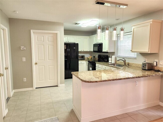 Building Photo - 116 Sawtooth Dr