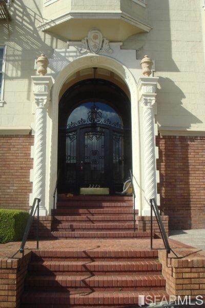 Building Photo - 2275 19th Ave
